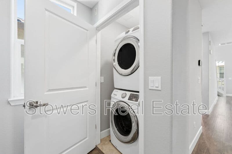 Hayward House: 220 Caterina Way