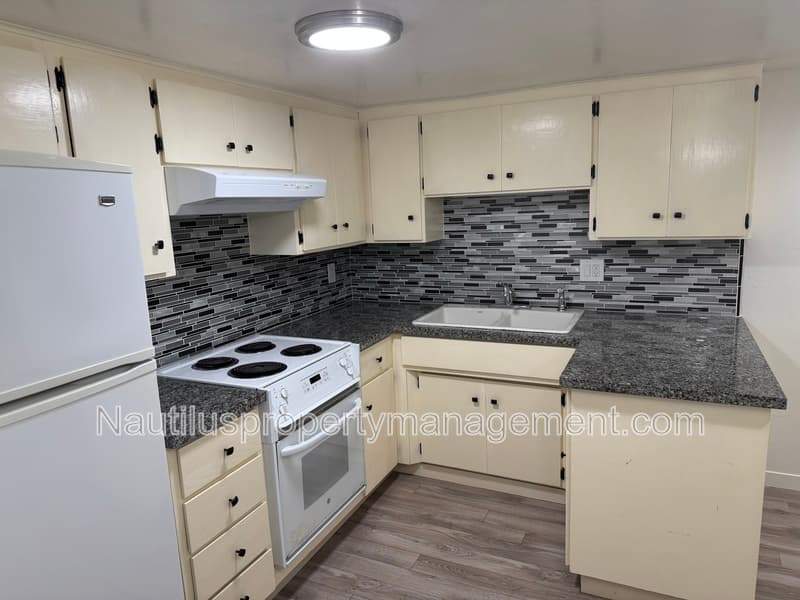 Scotts Valley Condo: 395 Tabor Drive