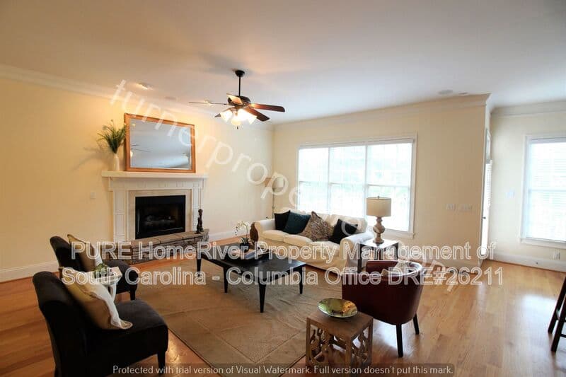 Columbia House: 395 Highland Point Drive