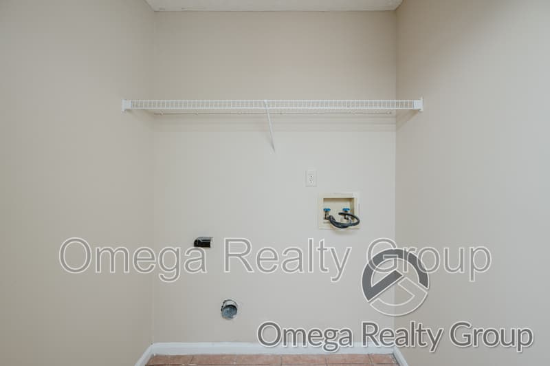 Jemison Condo: 156 Patton St W