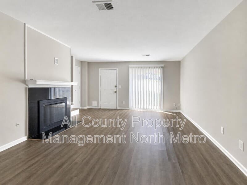 Roswell Townhome: 130 Holcomb Ferry Road