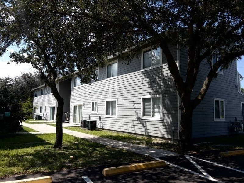 New Smyrna Beach Condo: 17 E Rhodes Dr