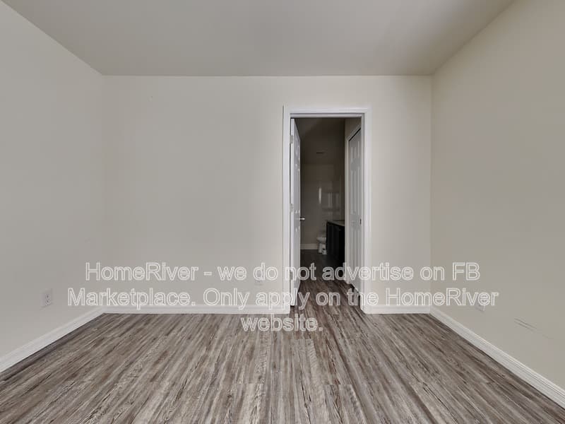 Englewood Condo: 11063 Pendleton Ave