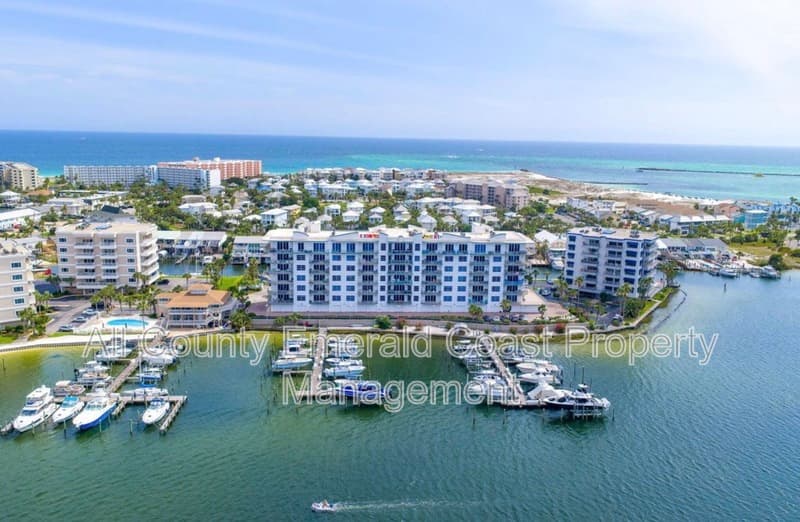 Destin Condo: 211 Durango Road