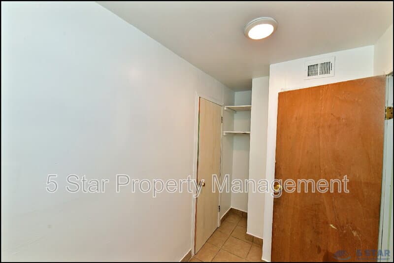 El Paso Condo: 1908B Olive Ave !!