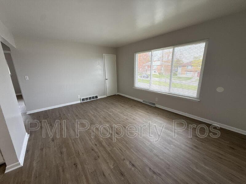 Milwaukee Condo: 7701 West Hampton Avenue