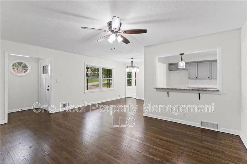 Kansas City House: 8105 E 80th Terrace