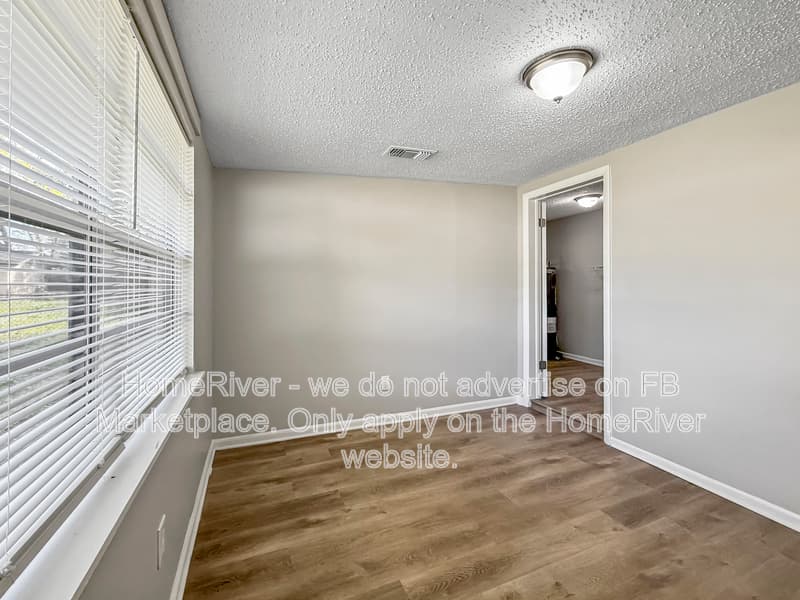 Jacksonville House: 4231 Sabine Dr