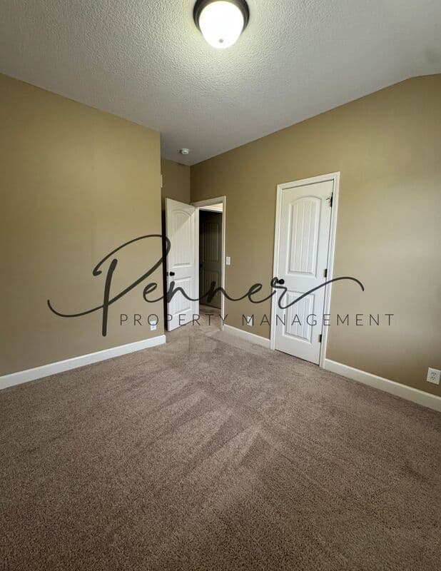 Belton House: 504 Fairway Rd
