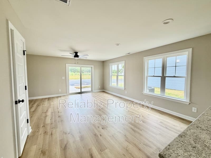 Pine Level Townhome: 426 W Main St