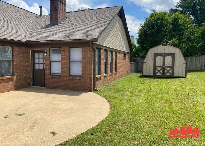 Olive Branch House: 7211 Grove Park Rd