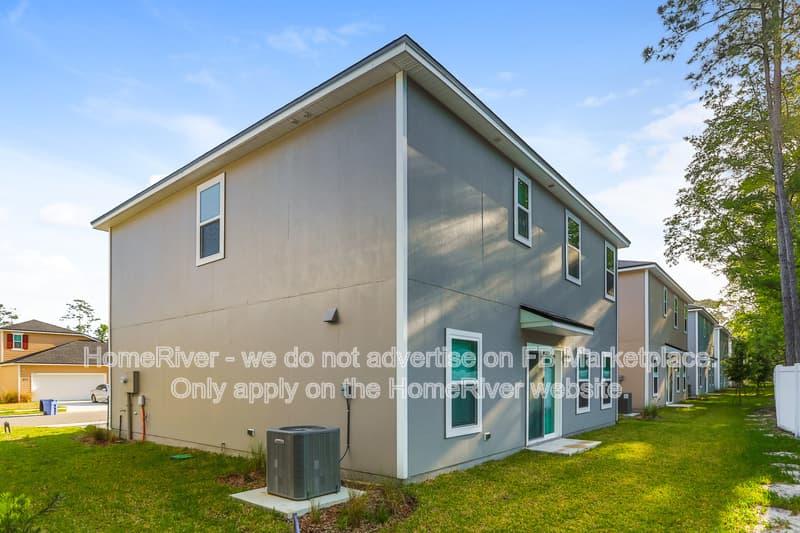 Jacksonville House: 5020 Bramante Dr