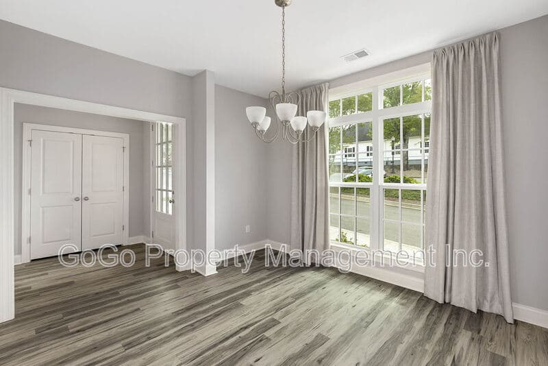 Spartanburg House: 188 Silver Hill Street