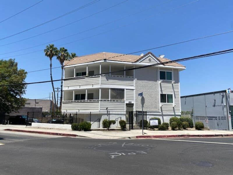 Sunland House: 8603 Fenwick Street