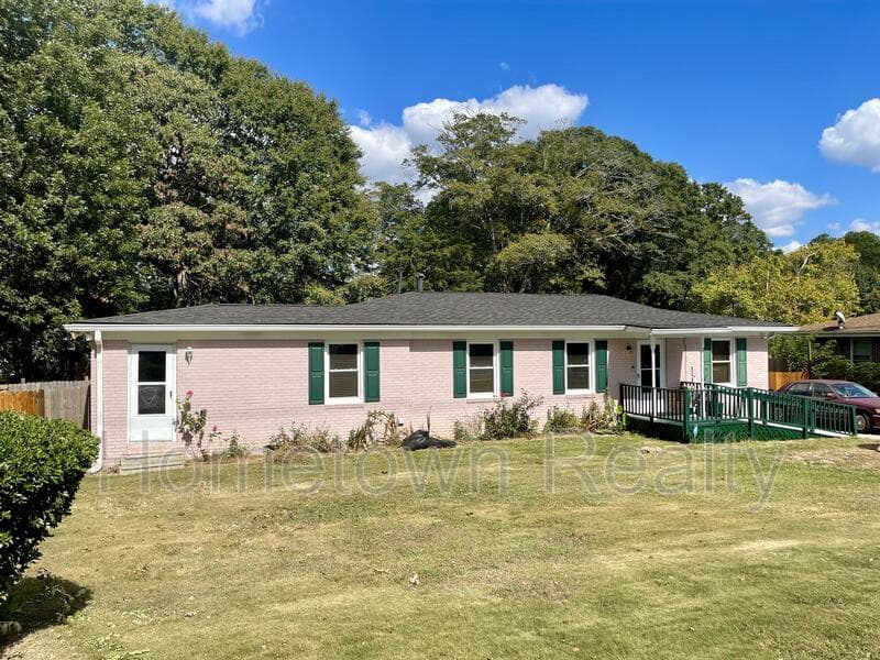 Riverdale House: 269 Valley Hill Road