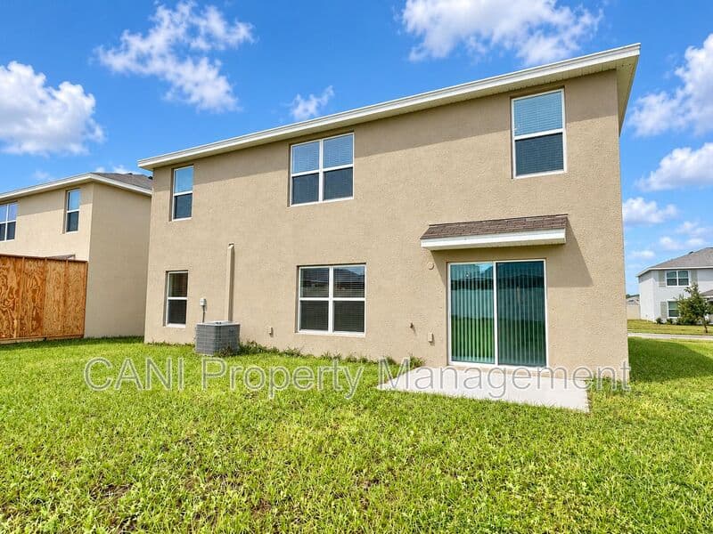 Wimauma House: 16535 Windmill Forge Pass