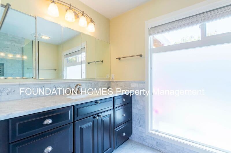 Larkspur House: 5 Harvard Drive
