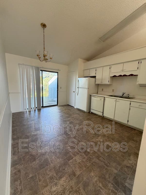 Hinesville Condo: 910 Brett Dr