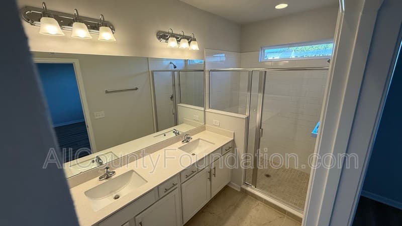 Summerville House: 612 Southview Lane