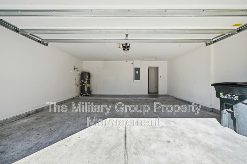 Jacksonville House: 6506 Sandler Lakes Drive