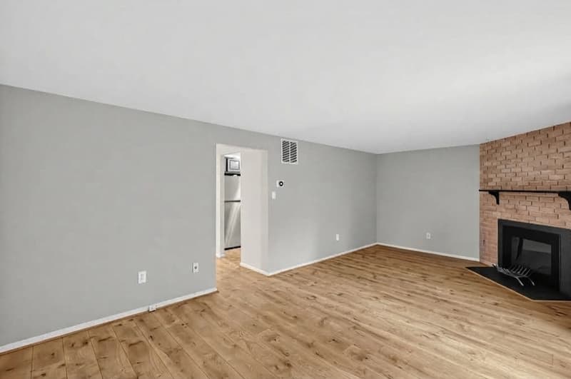 Parkville Condo: 139 East Orange Court