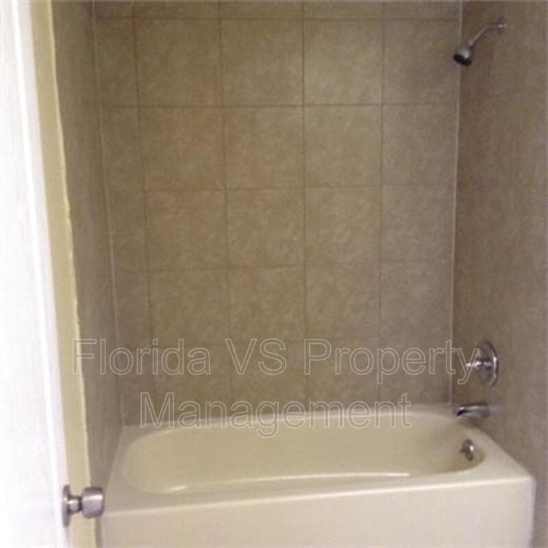 Kissimmee Condo: 800 Lucaya Dr.