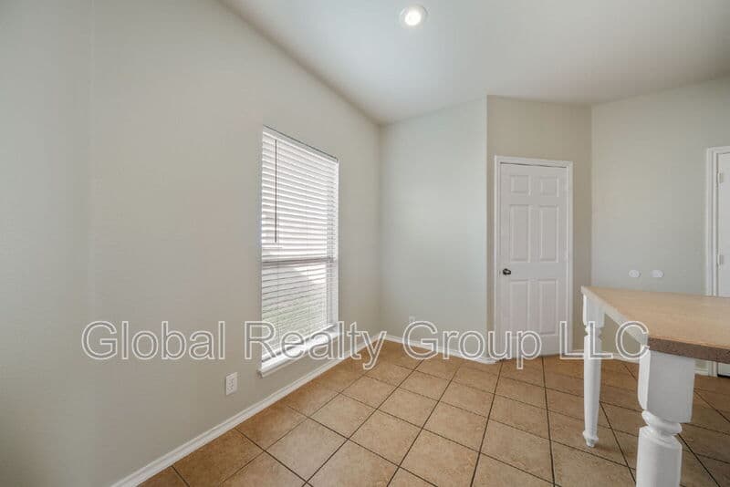 Cibolo House: 124 Rustic Tr