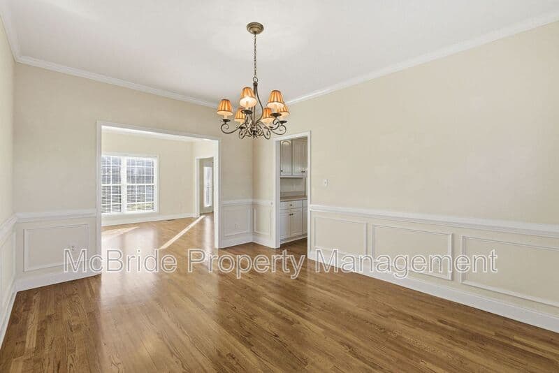 Evans House: 330 Gardenia Drive