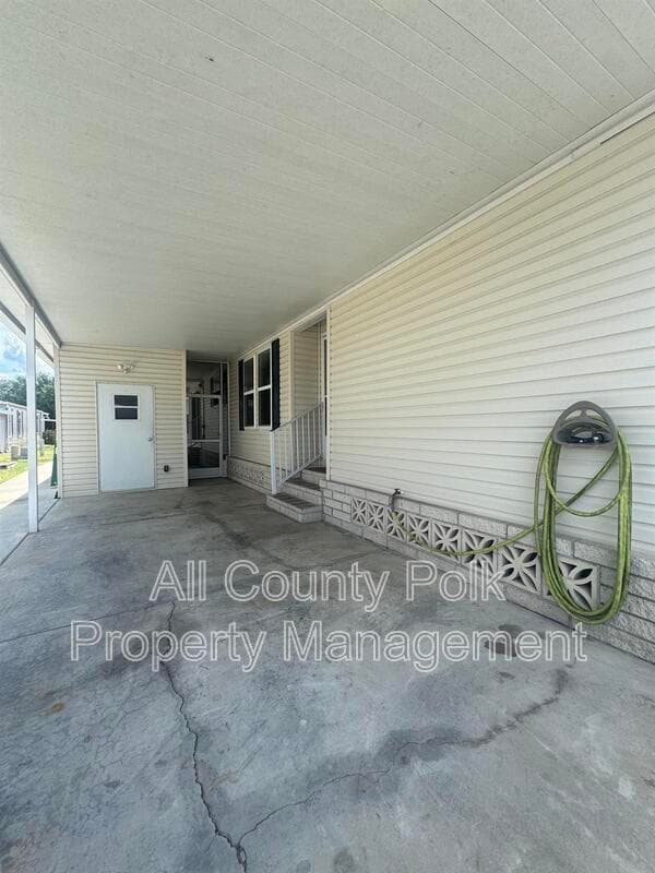 Haines City House: 106 Reineke Rd