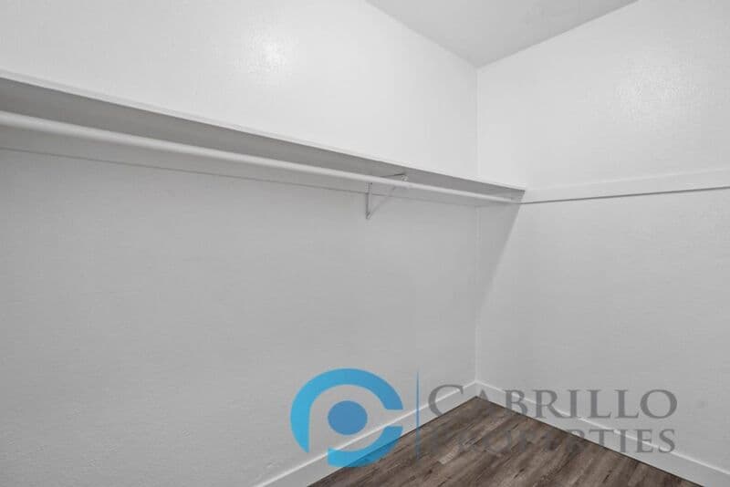 San Diego Condo: 3939 7th Ave