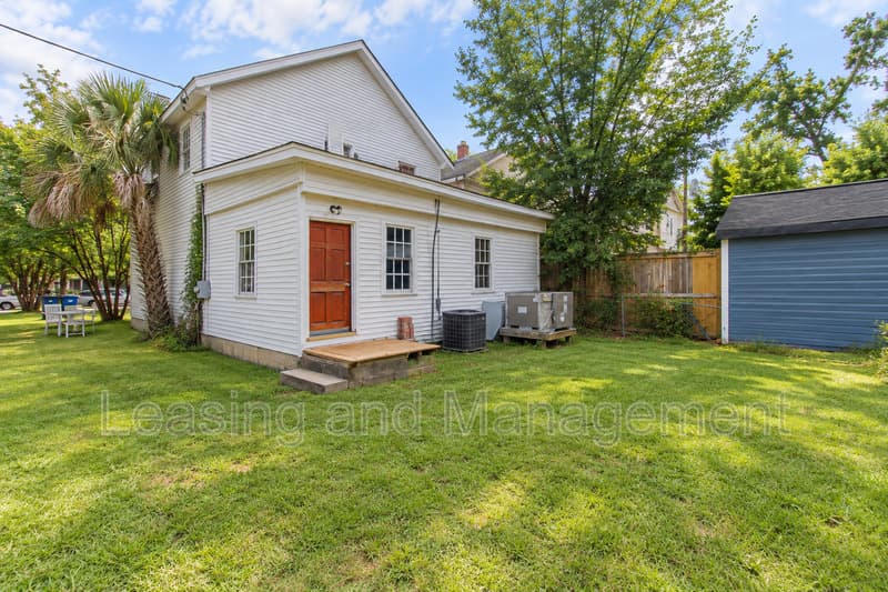 Charleston Condo: 211 W Poplar Street