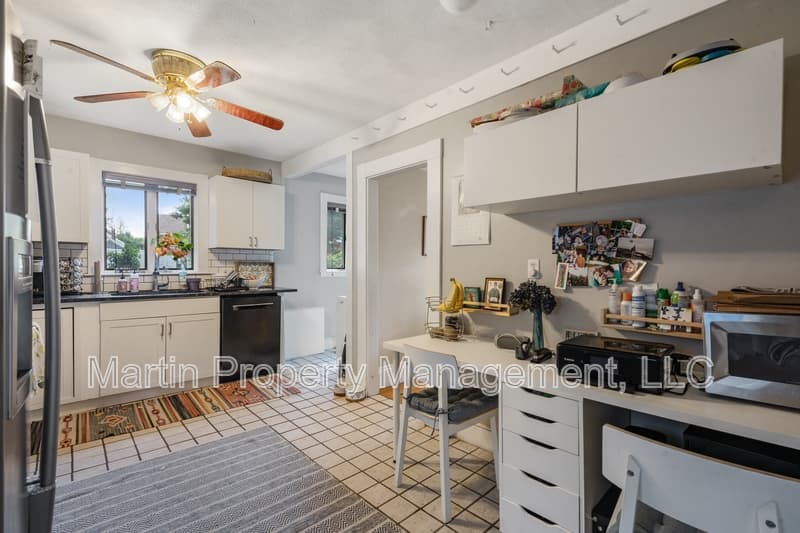 Andover House: 15 Elm Court