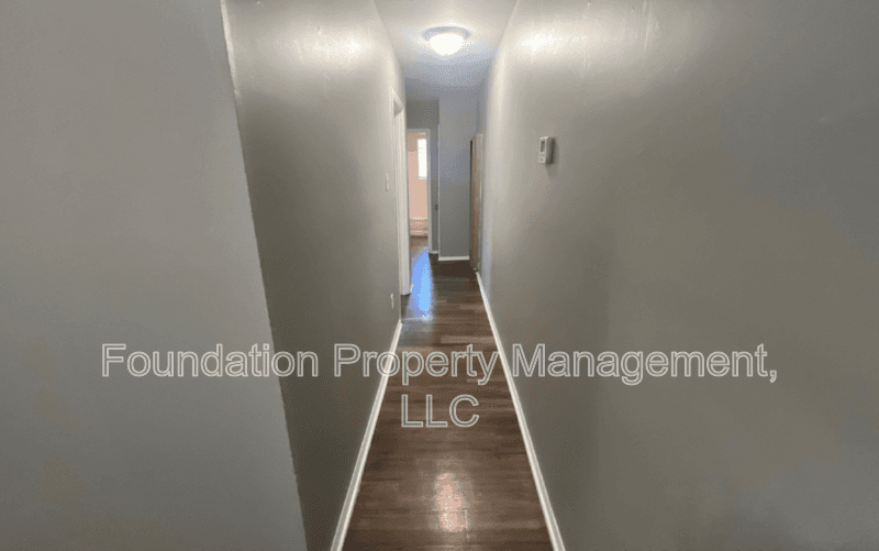 Memphis House: 1058 Hudson Street