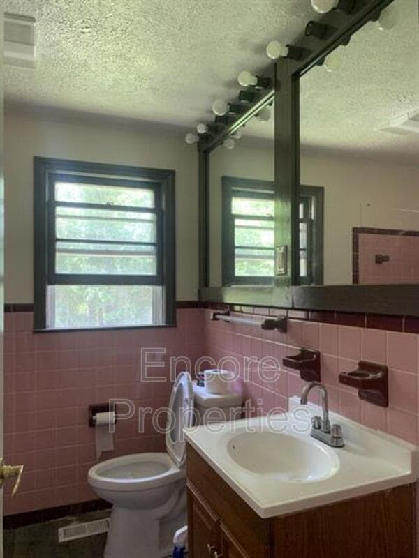 Fayetteville House: 5312 Bayleaf Drive