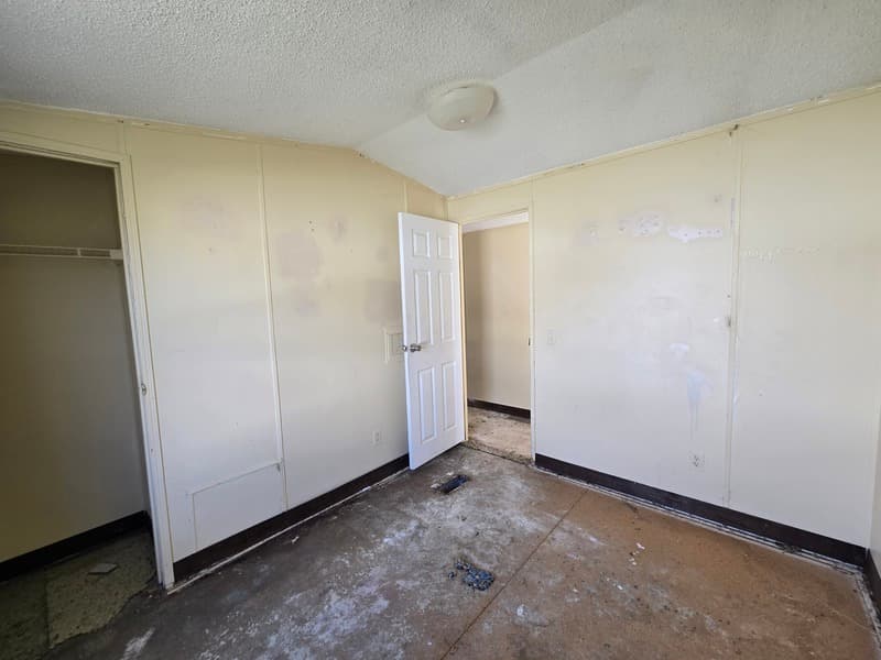 Fayetteville House: 2115 Cattail Cir