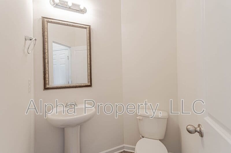 Greer Townhome: 30 Moorlyn Ln