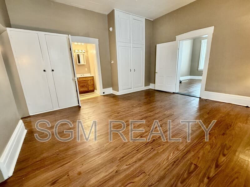 Waterloo Condo: 316 W Mill St