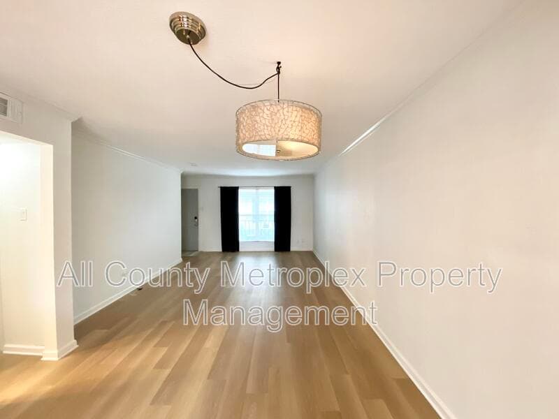 Dallas House: 4520 Holland Avenue