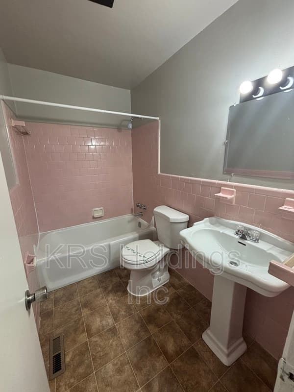 North Chesterfield Townhome: 2724 Goolsby Ave