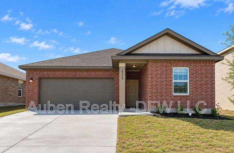 Fort Worth House: 6525 Trident Court