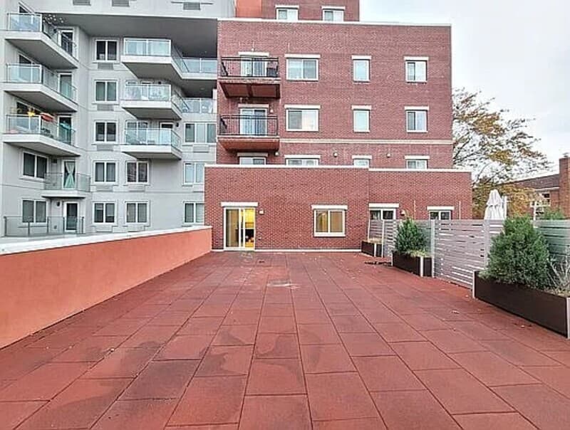 Astoria Condo: 2822 Astoria Blvd