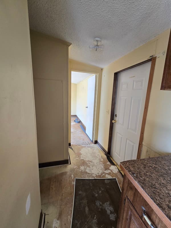 Fayetteville House: 2115 Cattail Cir