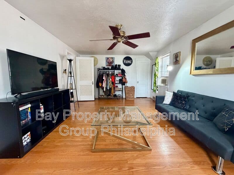Philadelphia House: 6522 N American St