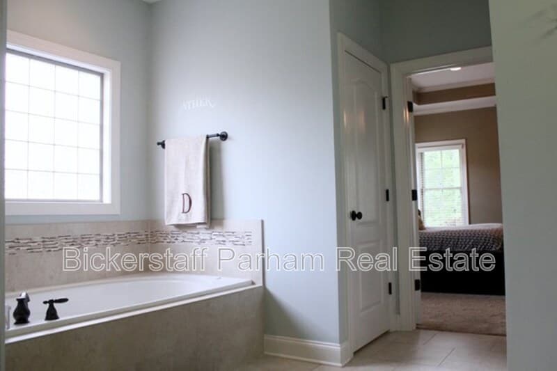 Columbus House: 7165 Bridgemill Drive