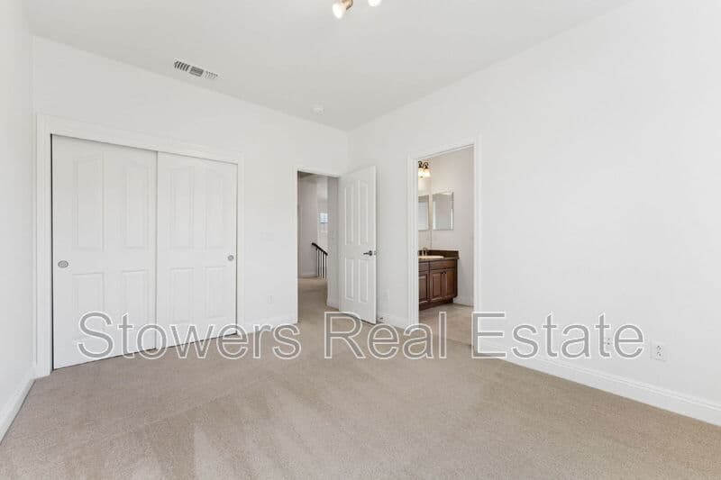 Danville House: 310 La Spezia
