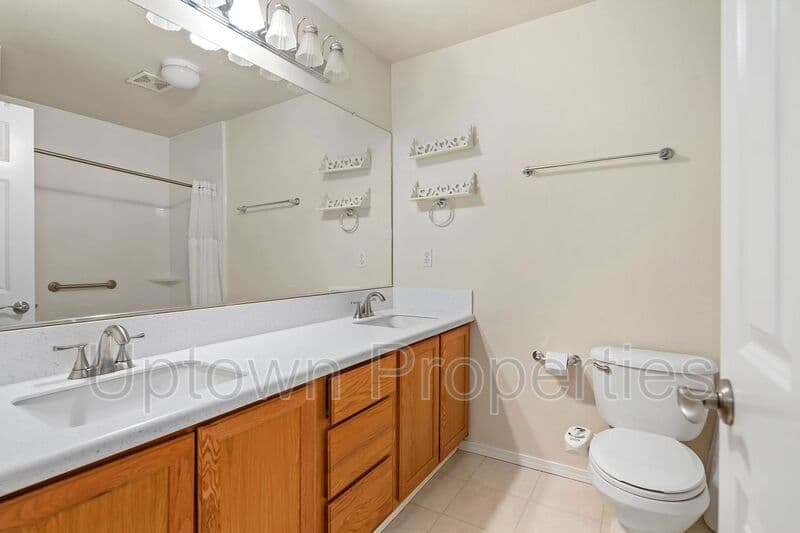 Tualatin House: 9284 SW Sweek Dr