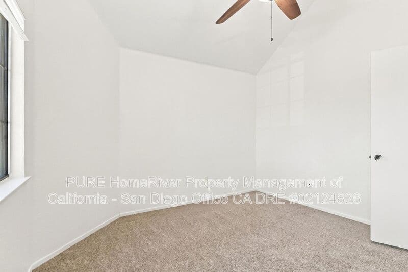 El Cajon House: 12090 Calle de Montana
