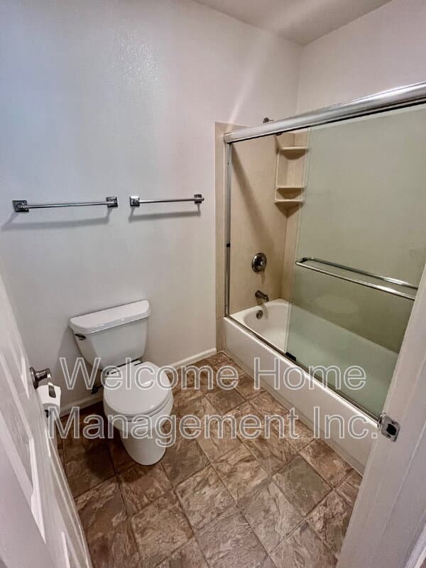 Walnut Creek House: 1240 Walker Ave