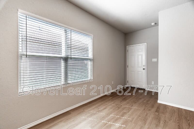 Elmendorf House: 14635 Hackamore Way