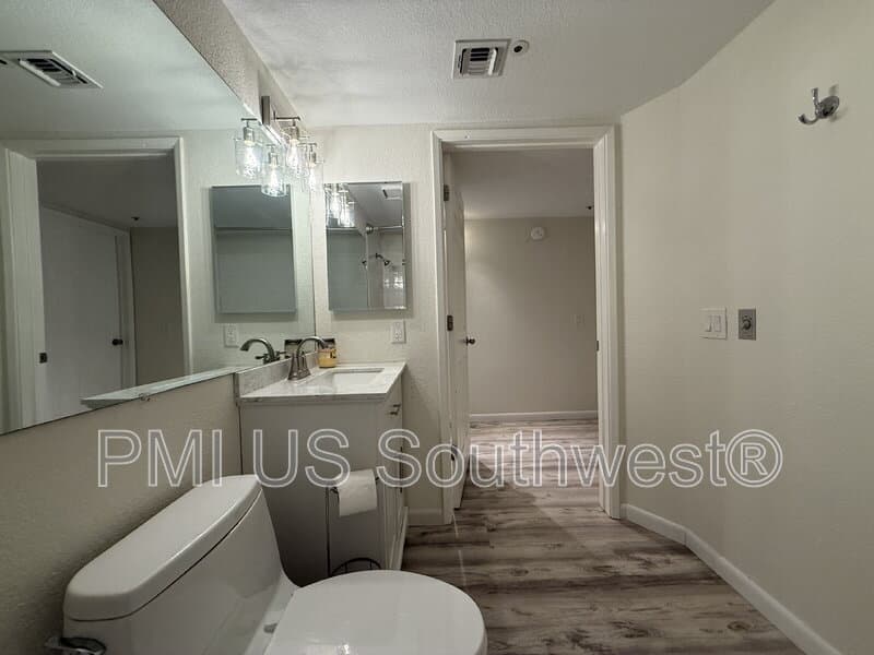 Bullhead City Condo: 1611 Highway 95